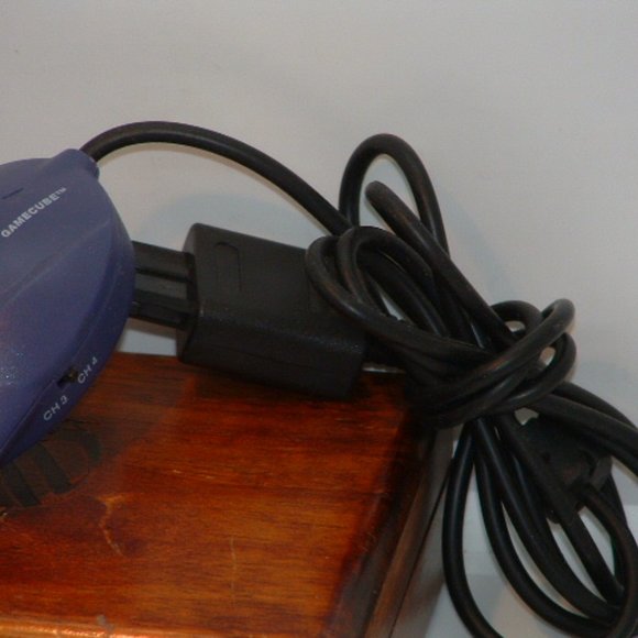 Pre-Owned Pelican Accessories Gamecube PL-7020 Adapter - Picture 2 of 3